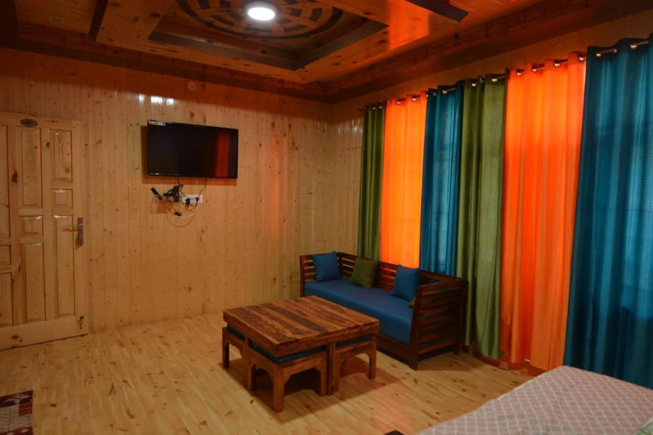 The Alpinist Cafe And Retreat Hotel Kaza Exterior photo