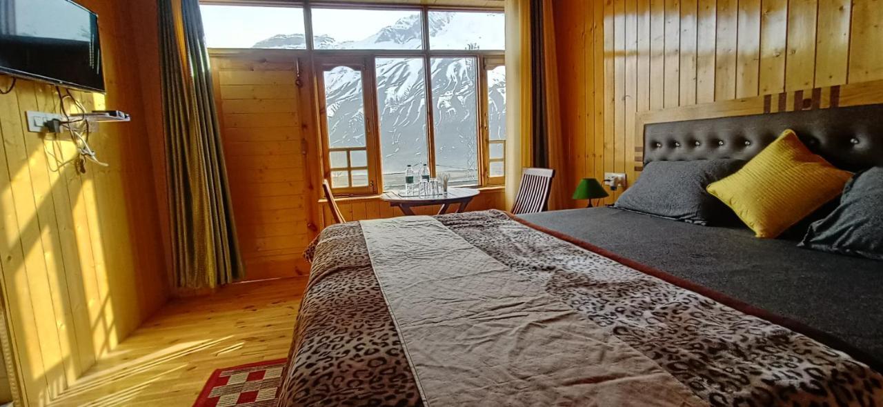 The Alpinist Cafe And Retreat Hotel Kaza Exterior photo