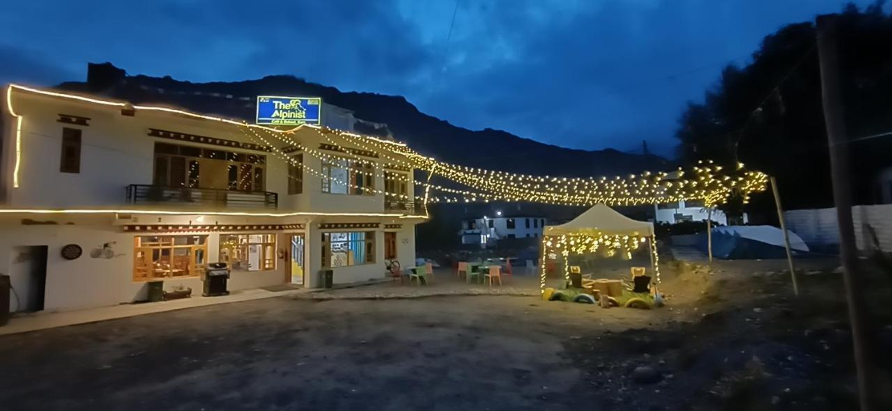 The Alpinist Cafe And Retreat Hotel Kaza Exterior photo
