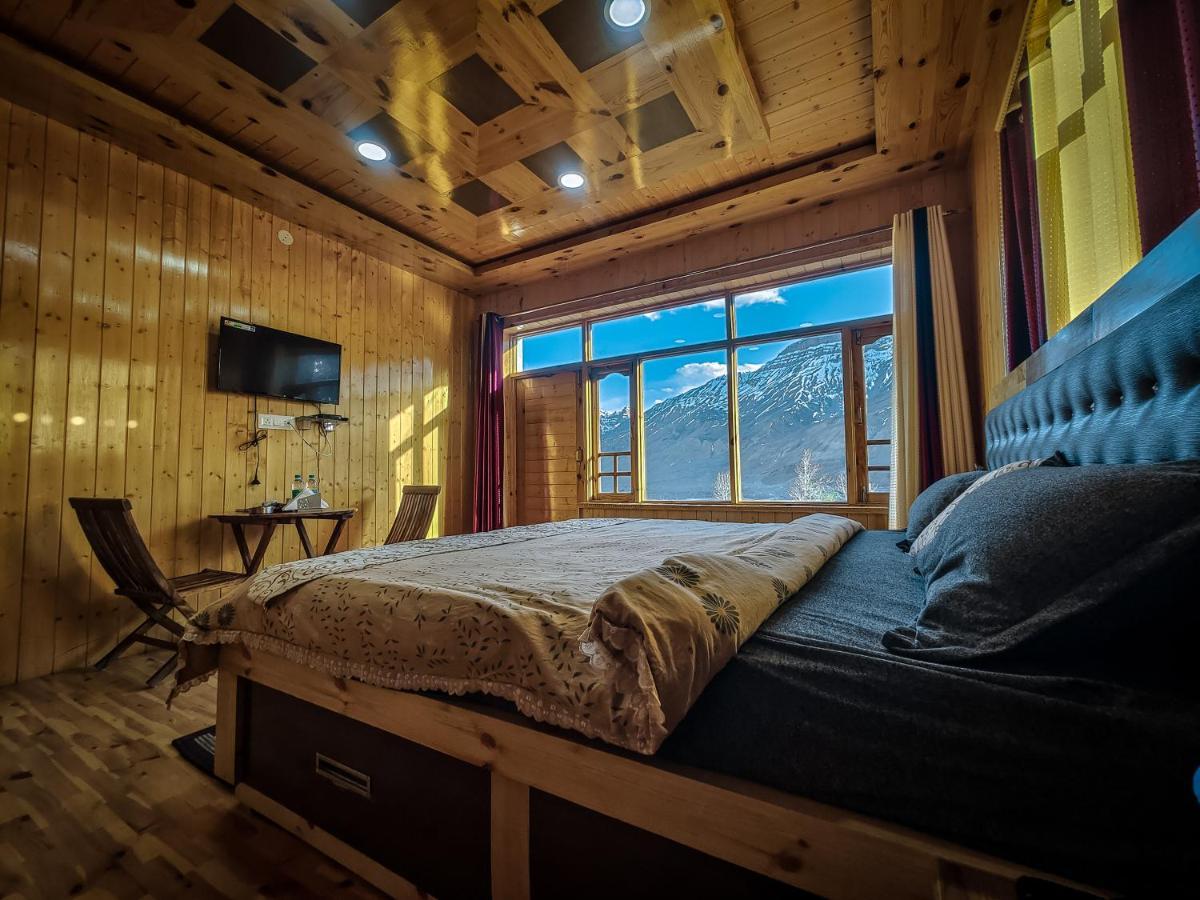 The Alpinist Cafe And Retreat Hotel Kaza Exterior photo