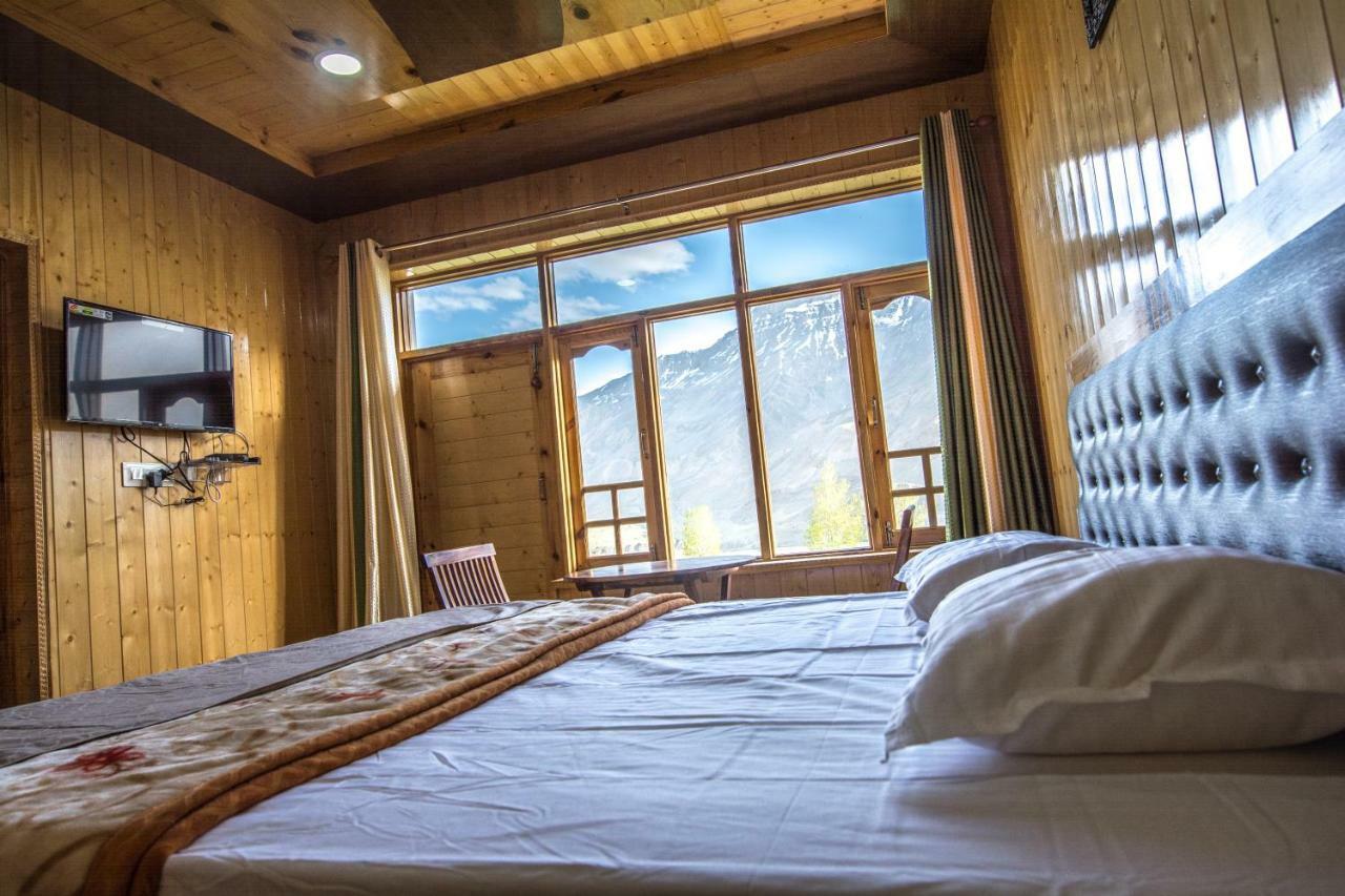 The Alpinist Cafe And Retreat Hotel Kaza Exterior photo