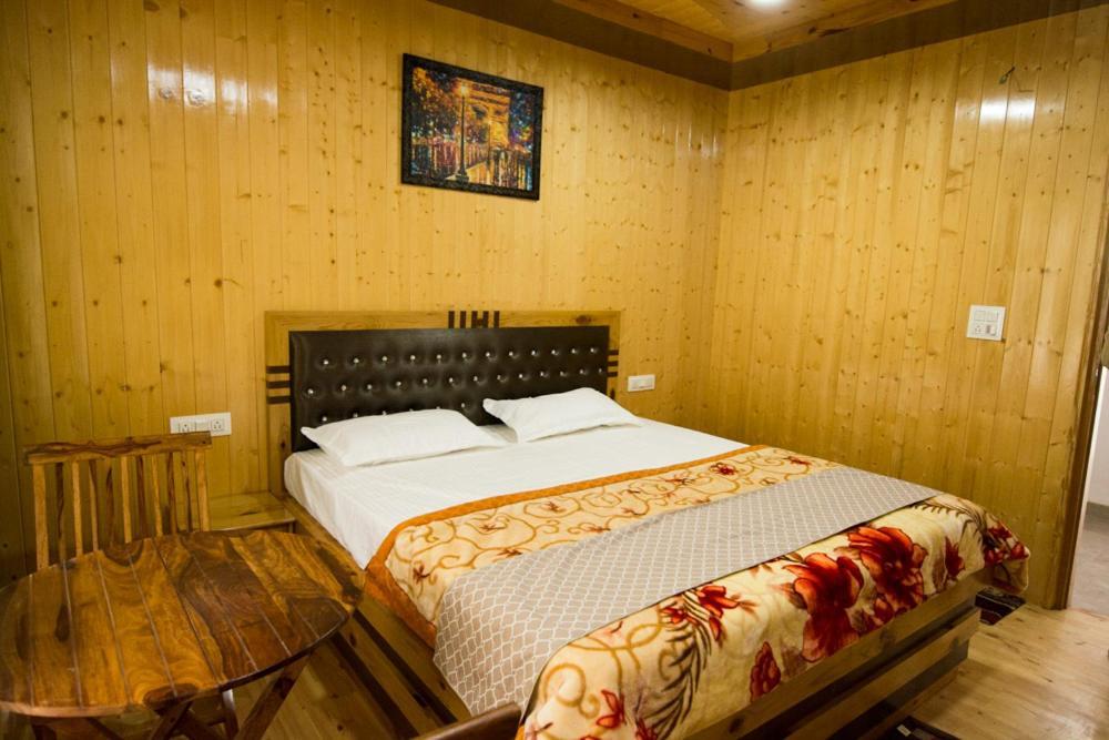 The Alpinist Cafe And Retreat Hotel Kaza Exterior photo