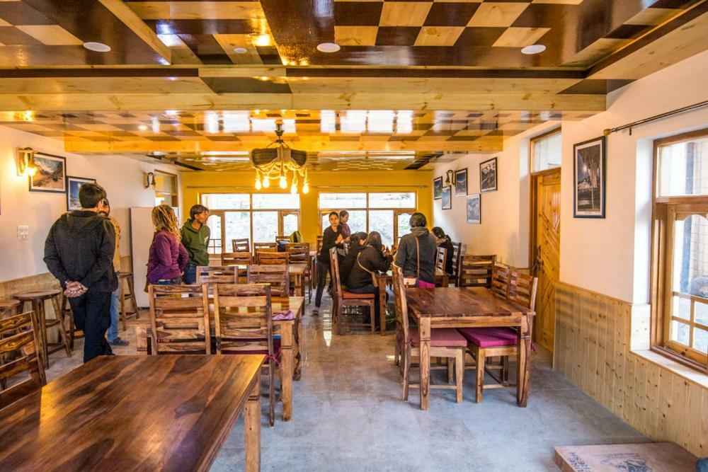 The Alpinist Cafe And Retreat Hotel Kaza Exterior photo
